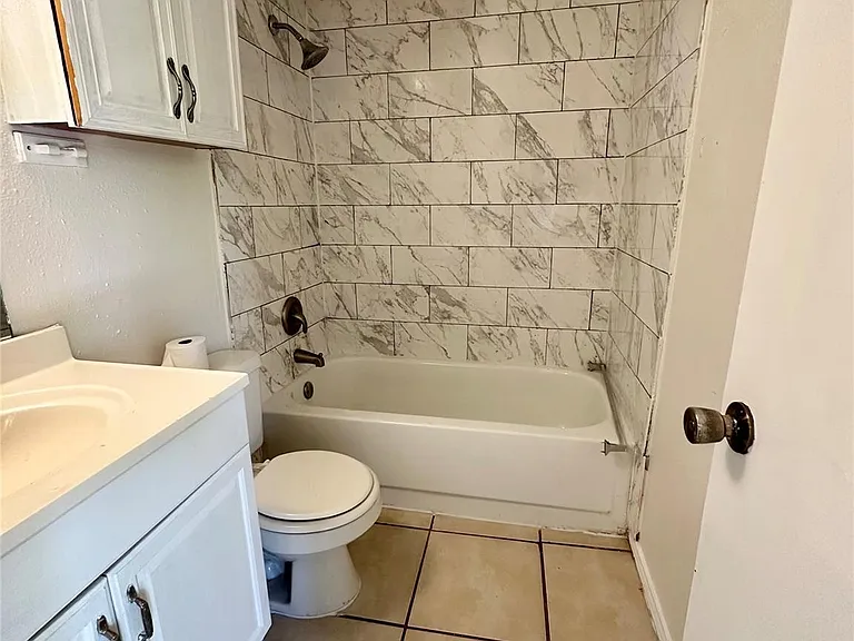 4322 Gillis St #204 — Photo 19