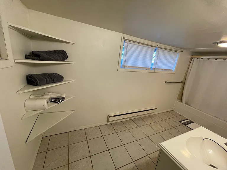 411 Wirt St #5 — Photo 6