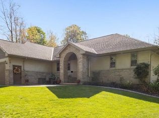 5387 Douglas Rd, Little Suamico, WI 54141