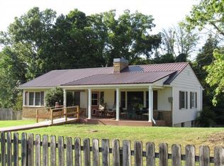 414 Circle Heights Dr, Greeneville, TN 37745