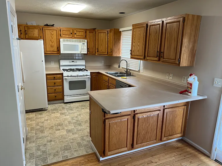 Meadow Ridge Dr — Photo 6