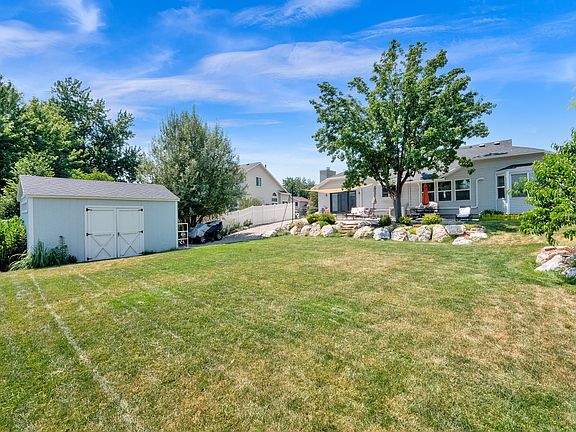 5th image of 533 W Valley Dr N