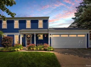 234 Whitney Dr, Rochester Hills, MI 48307