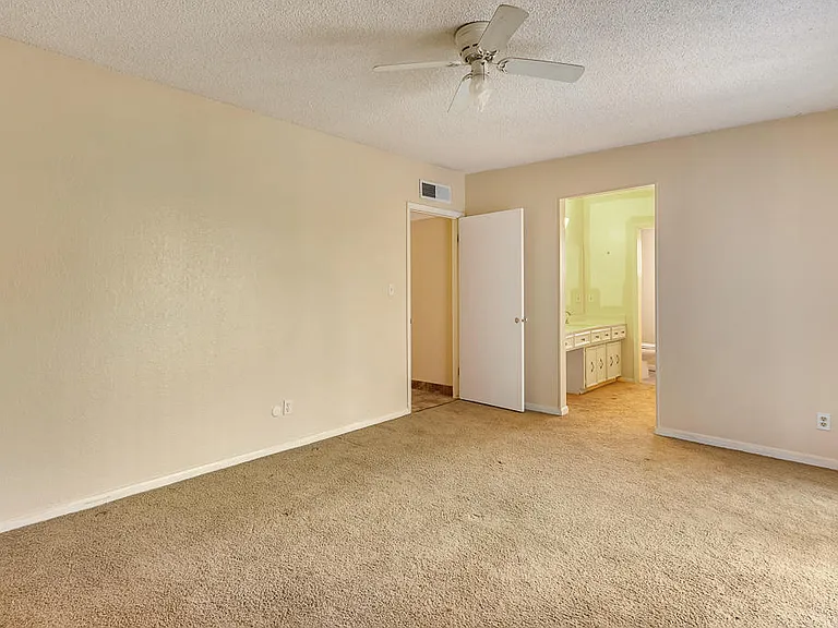 301 Los Nietos Ct — Photo 33
