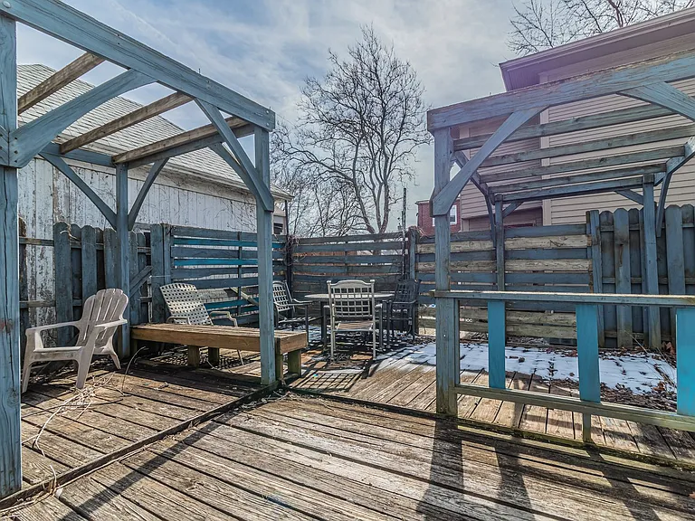 311 W Green St — Photo 33