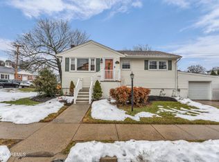 75 Carpenter St, Red Bank, NJ 07701