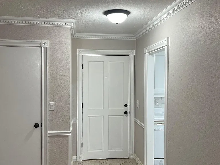 3611 Fleetwood Dr — Photo 21