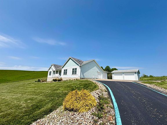 2nd image of 309 Sunrise Ridge Dr