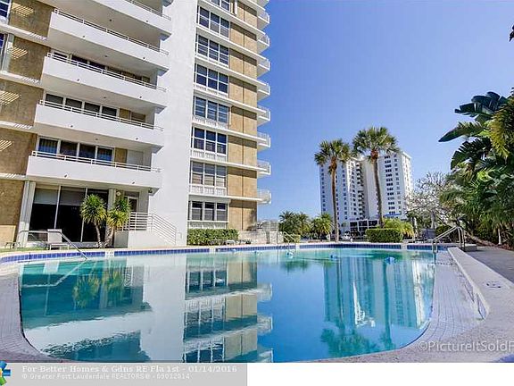 3rd image of 888 Intracoastal Dr APT 12A