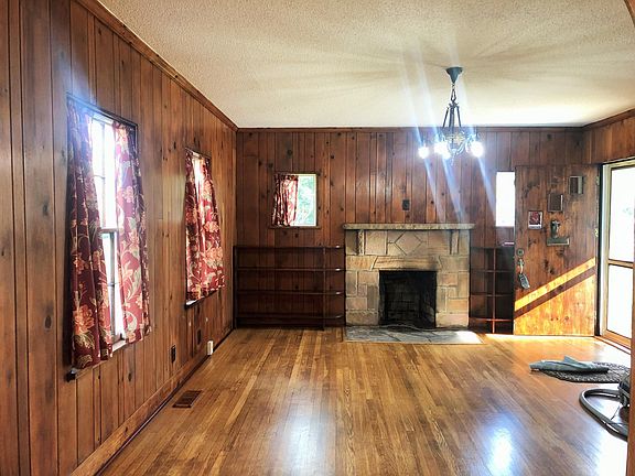 3rd image of 611 Phillips Ave