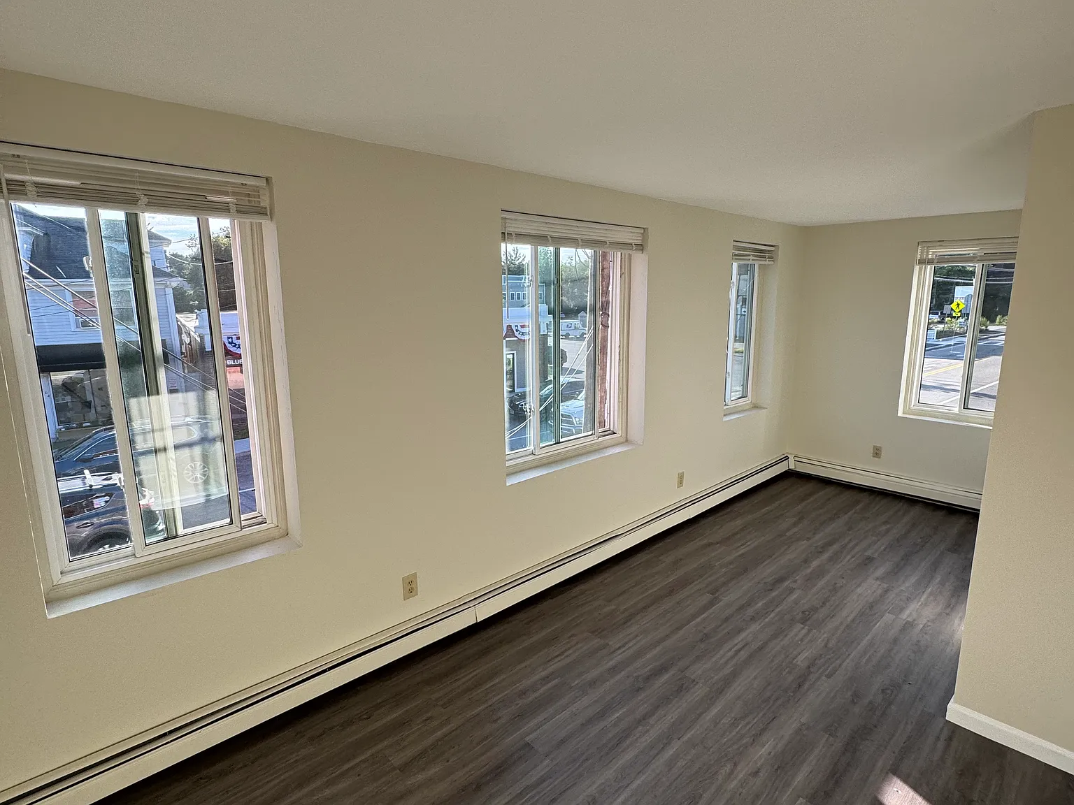 2 bed, 800 sqft, $2,550 — Photo 4