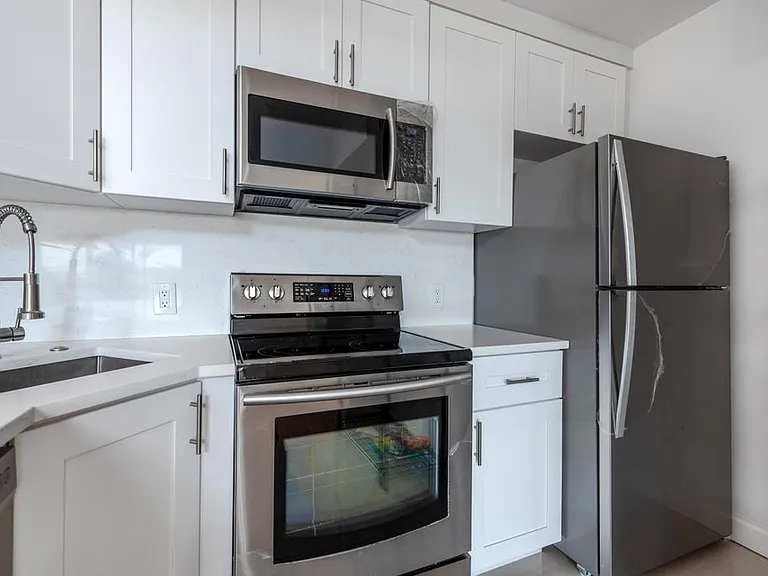 629 Sea Pine Way #1 — Photo 3