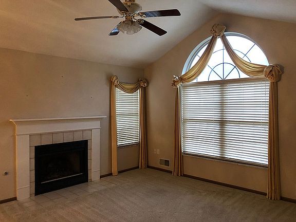 5th image of 1428 Greenbriar Ct