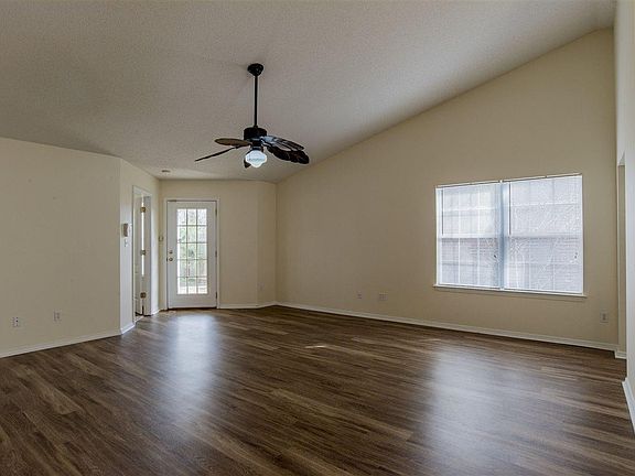 5th image of 764 Hanley Downs Dr