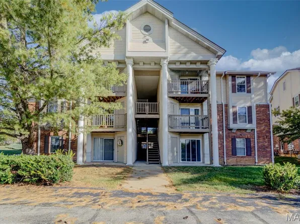 700 Ridgeside Dr APT H, Ballwin, MO 63021