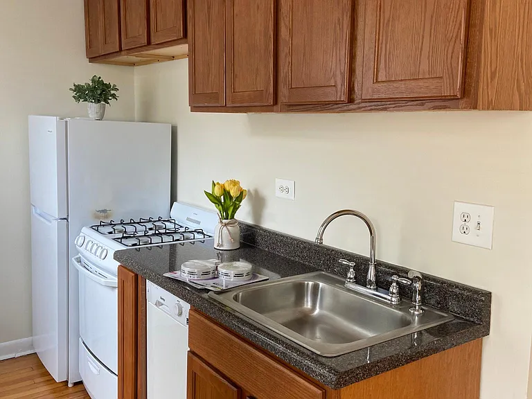 923 W Waveland Ave #1 — Photo 10