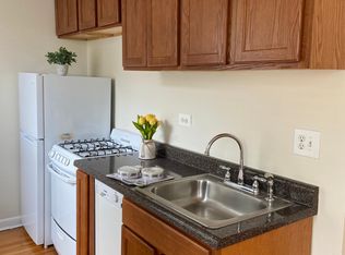 923 W Waveland Ave #1, Chicago, IL 60613