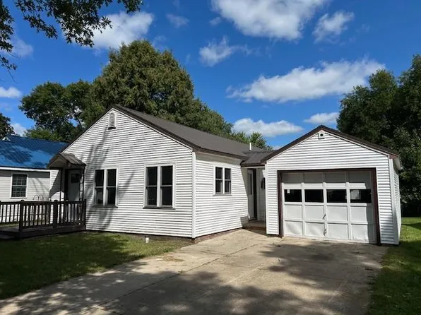 206 W 3rd St, Minneota, MN 56264