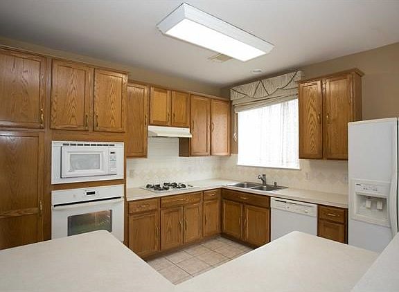 4th image of 8701 Glen Canyon Dr