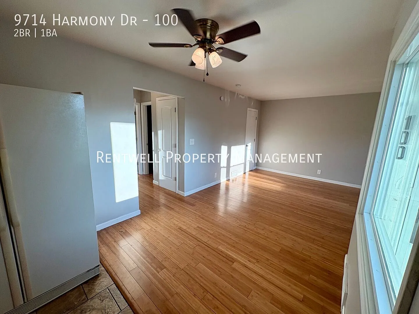 Bright 2-Bedroom Apartment with Off-Street Parking & Shared Yard — Photo 4