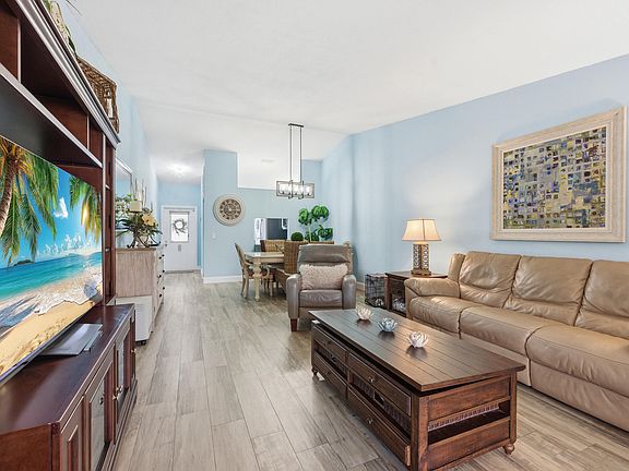 3rd image of 705 Sunny Pine Way #H