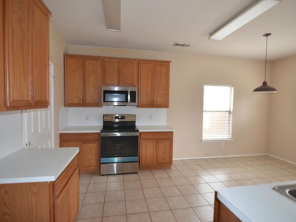 2nd image of 3216 Nandina St