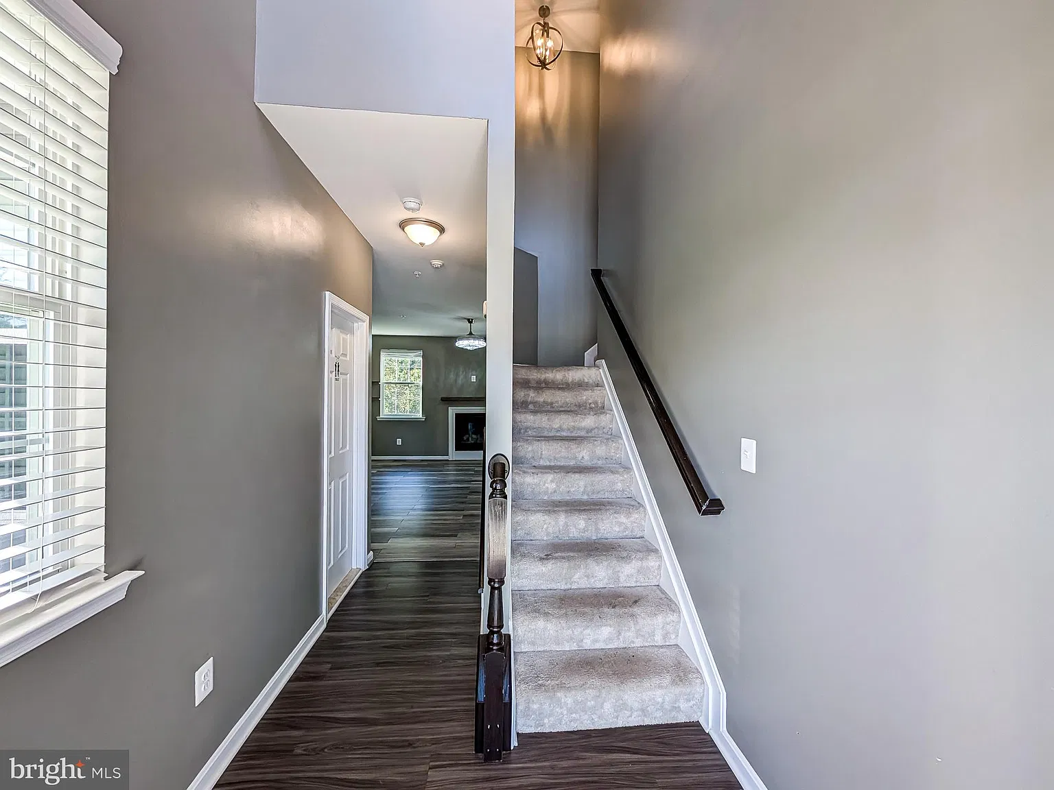4 bed, 2.5 bath, 1832 sqft, $3,000 — Photo 3
