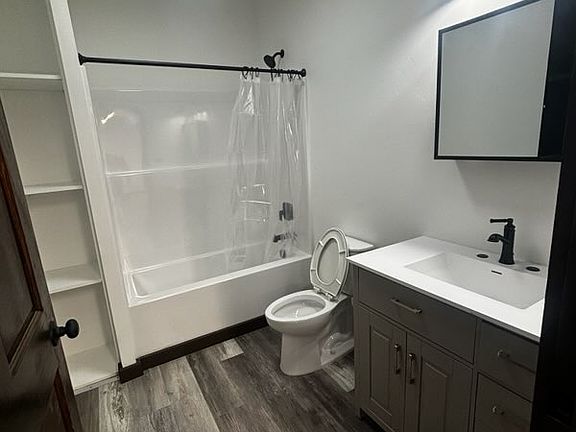 Apartment A Bathroom