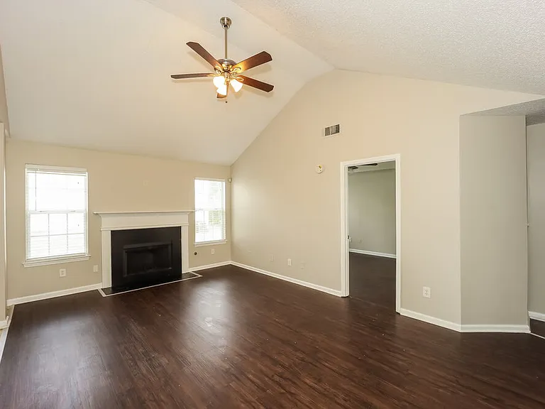 725 Cherry Branch Cir — Photo 6