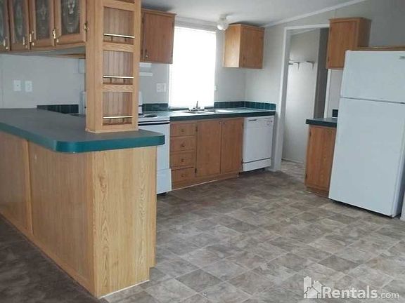 3rd image of 1113 Cardinal Dr
