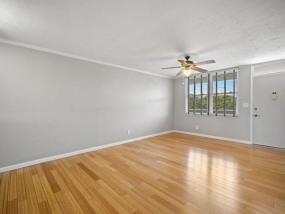 2nd image of 4890 Bay St NE APT 337