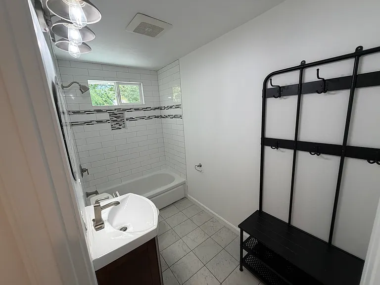 137 Maria Dr — Photo 8