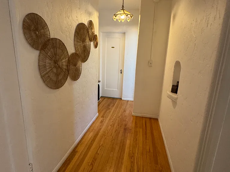 1132 N Vista St #1 — Photo 12