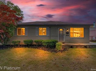 20340 Bigelow St, Roseville, MI 48066