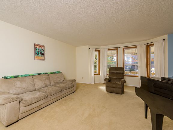 2nd image of 15812 NE 38th Cir