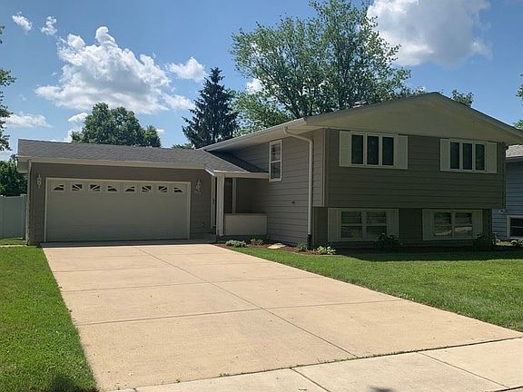 2nd image of 1909 Pleasant Ave
