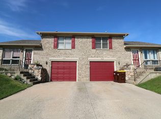 860-868 Carol Ave, Woodstock, IL 60098