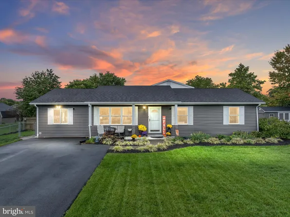 119 Golden Pond Cir, Stephens City, VA 22655
