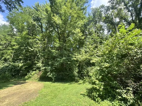 23 1st Ave SW, Pataskala, OH 43062