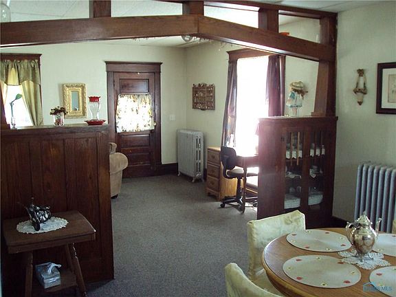 4th image of 301 N Platt St