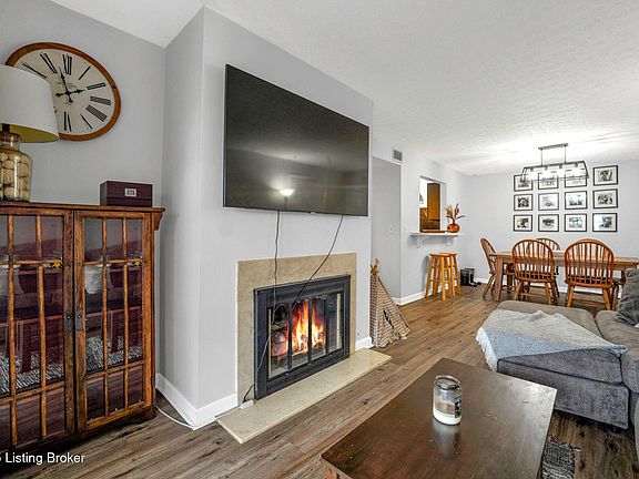 4th image of 3305 Colonial Manor Cir Unit 5B