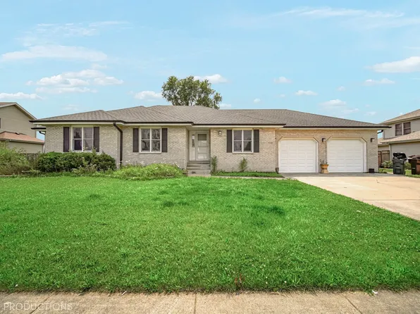 1028 Bonnie Ln, Peotone, IL 60468
