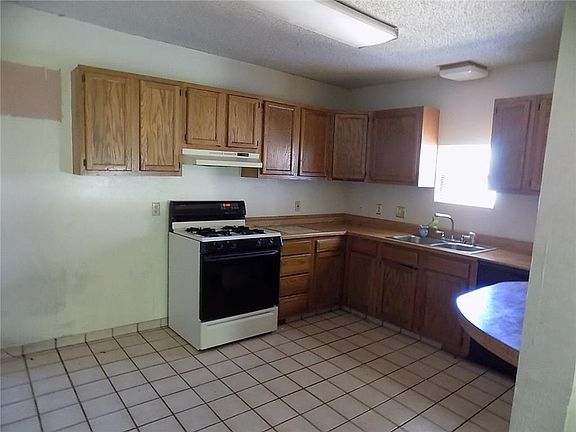 3rd image of 2401 Edgemont Dr