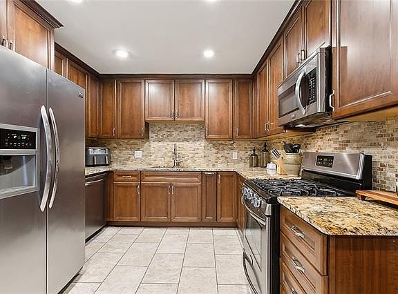 4th image of 116 Avenue A