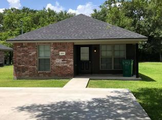 910 Topsy Rd, Lake Charles, LA 70611