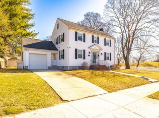 247 Beacon St, Lowell, MA 01850