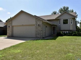 603 Grand Ave, Harrisburg, SD 57032