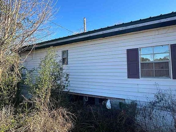4th image of 19398 Community Ln