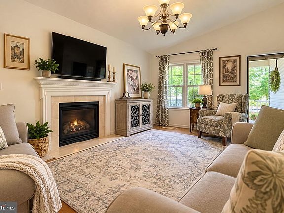 3rd image of 30416 Plantation Dr