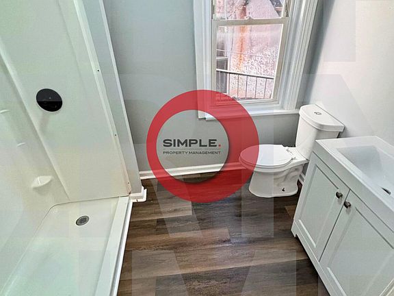 4th image of 904 Penn St Suite 1